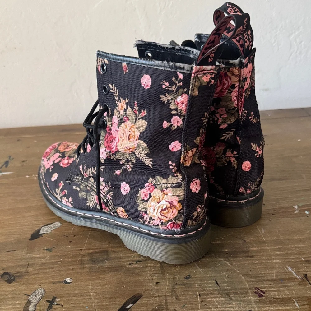 Dr. Marten Floral Lace-Up Boots Size 10 - Picture 2 of 5